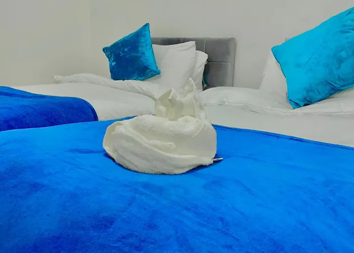 2 Bedroom- Birmingham City Centre-Sleeps 5- Ideal For Contractors, Working Professionals, Long Stays!
