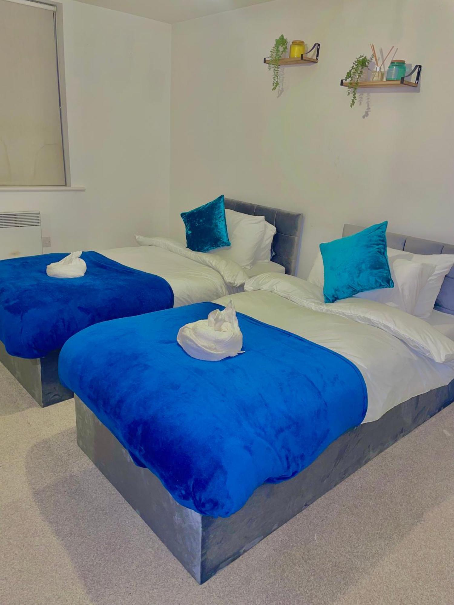 Apartment 2 Bedroom- Centre-sleeps 5- Ideal For Contractors, Working Professionals, Long Stays!